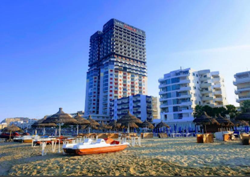Lovely Studio Apartment Beachfront Durrës Eksteriør bilde