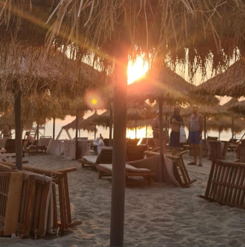 Lovely Studio Apartment Beachfront Durrës Eksteriør bilde